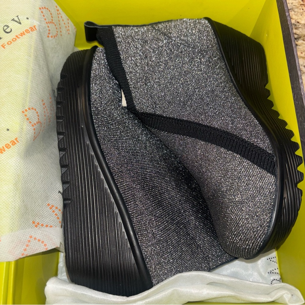 Bernie Mev Sally Booties Gunmetal Silver NIB - Picture 2 of 9
